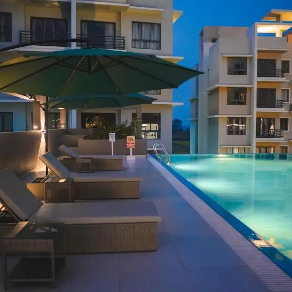 The Pearl Club Resort，位于桑蒂尼盖登的酒店