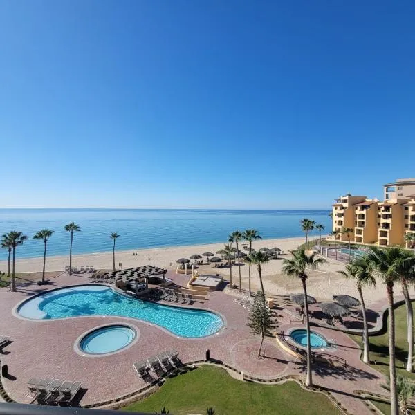 Two-Story 3-Bedroom Beachfront Penthouse at Princesa Resort - BeachBumCondos，位于佩尼亚斯科港的酒店