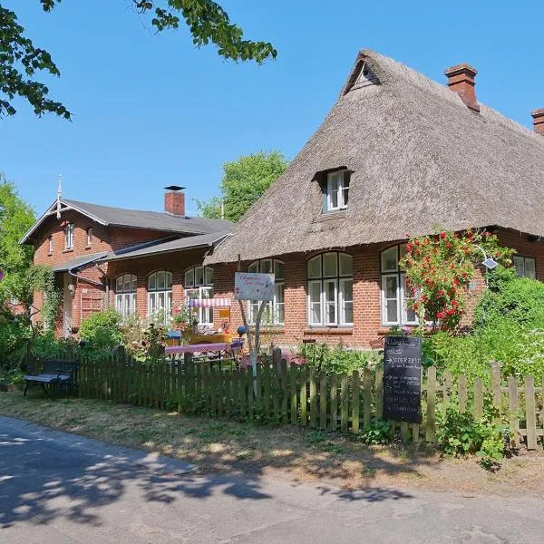 Idyllische Ferienwohnung unter Reet，位于Quarnbek的酒店