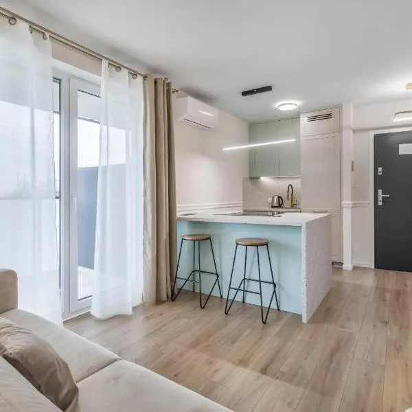Nowoczesny apartament z balkonem i widokiem na miasto，位于谢德尔采的酒店