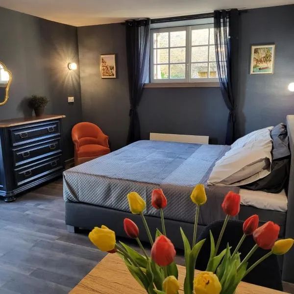 Chambre d'hôtes l'Heure Bleue，位于Saint-Alvère的酒店