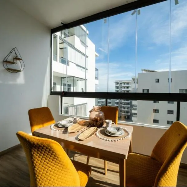 Luxury & sweet studio apartment with swimming pool，位于Aïn Harrouda的酒店