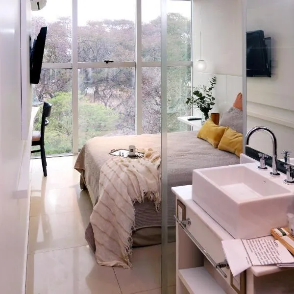 尼亚特城市酒店，位于雷西斯膝西亚的酒店