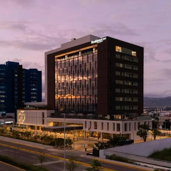 Residence Inn by Marriott Santiago de los Caballeros，位于圣地亚哥洛斯卡巴的酒店