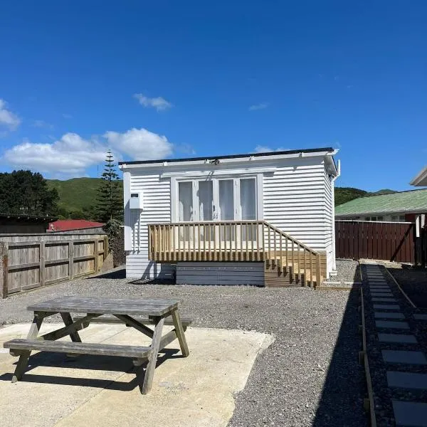 Cosy Studio Retreat in Porirua，位于波里鲁阿的酒店