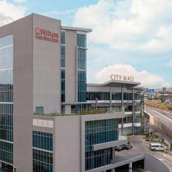Hilton Garden Inn San Jose Airport City Mall，位于阿拉胡埃拉的酒店