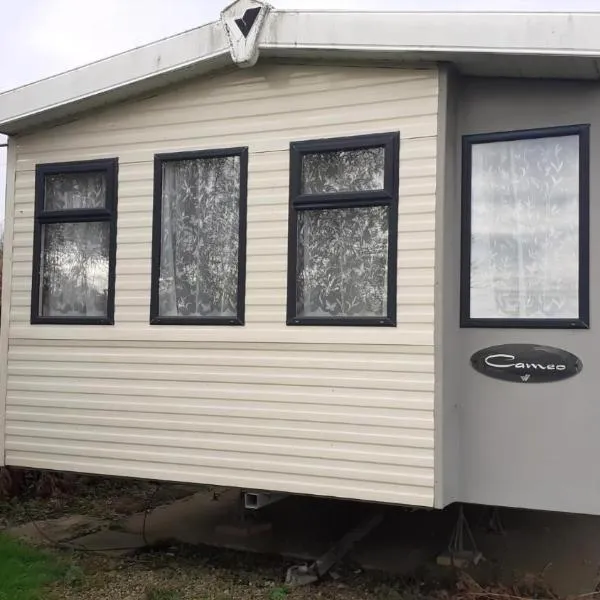 Cosy Caravan At Sandy Bay, In The Heart Of Northumberland Ref 29015Wv，位于阿兴顿的酒店