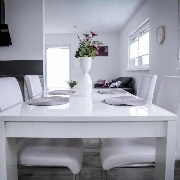 BraWa FeWo Erlebnis Region Europa Park Schwarzwald Badespaß Rulantica，位于埃滕海姆的酒店