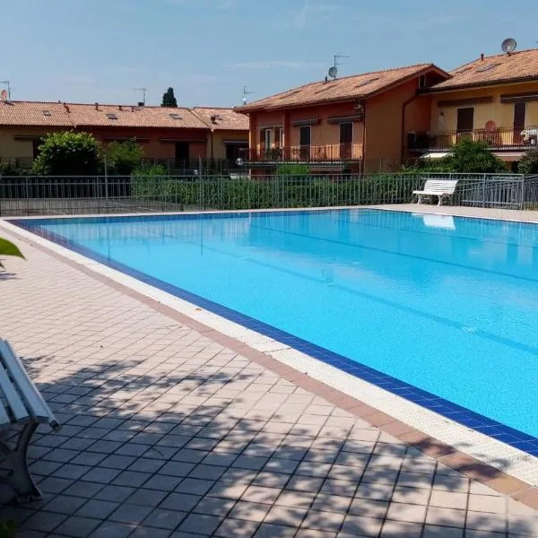 Casa Viola Lazise lago e relax!，位于拉齐塞的酒店
