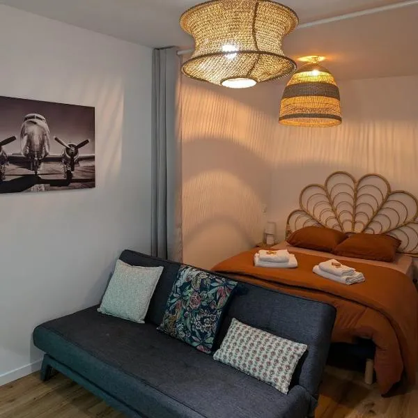 Charmant studio au coeur de la ville，位于Guer的酒店