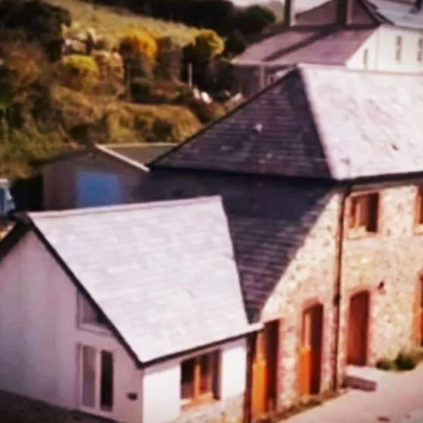 De-Vollard, Cornish Cottage, Lovely Village，位于索尔塔什的酒店