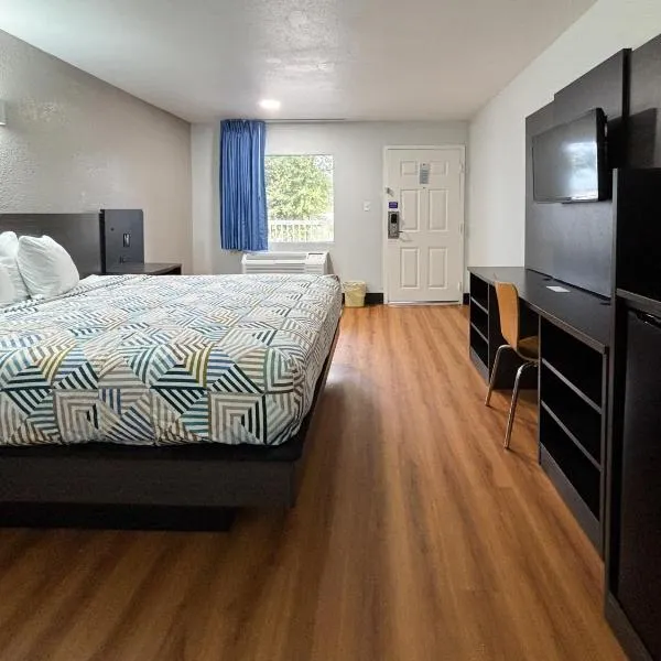 Studio 6 Sulphur LA，位于萨尔弗的酒店