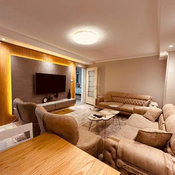 Skyline Apartment 2，位于佩奇的酒店