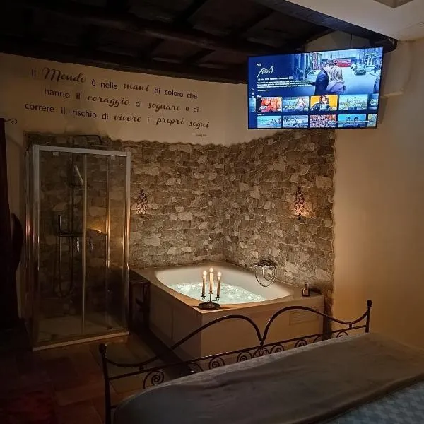 Le 10&10 SPA idromassaggio in camera Nepi VT,位于内皮的酒店