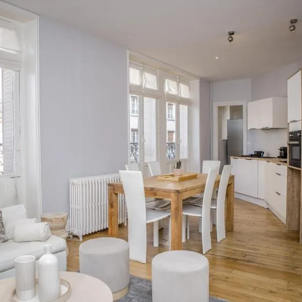 La Rotonde - Vue sur Place du Martroi Orléans - Climatisation - 5 pers - Hypercentre，位于奥尔良的酒店