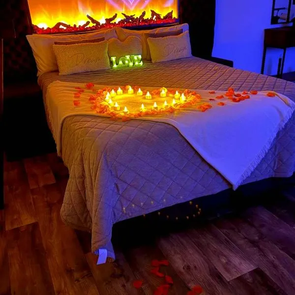 Love Room Spa - Sauna - Hammam，位于Domérat的酒店