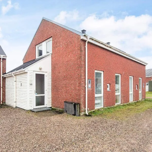 4 star holiday home in Rømø-By Traum，位于森讷比的酒店