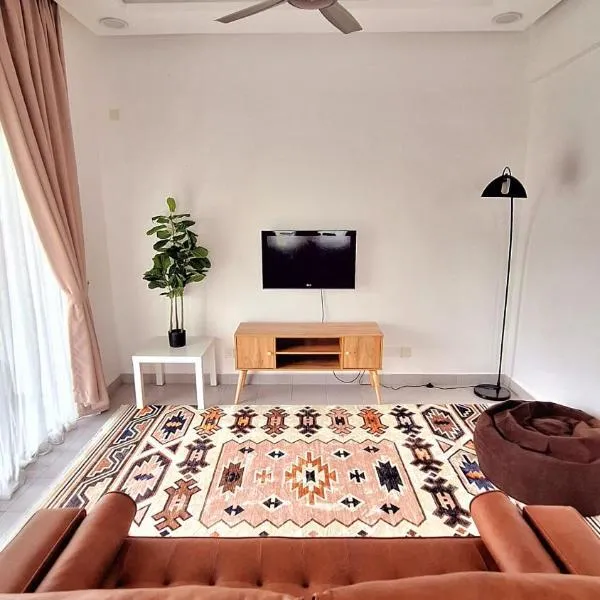 Cik B Homestay - Musliim Only，位于峇冬加里的酒店