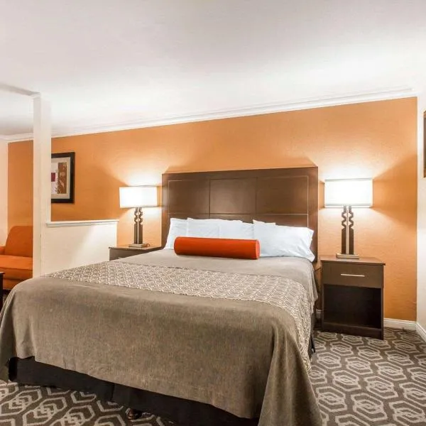 Rodeway Inn & Suites Colton-Riverside，位于科尔顿的酒店