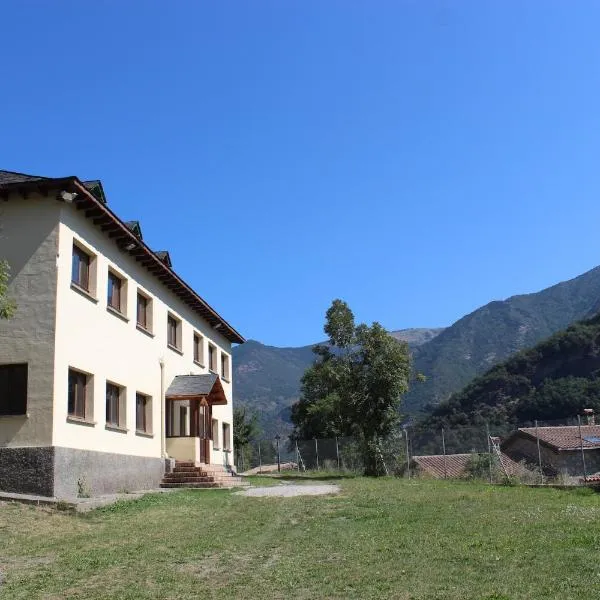 Casa de Colònies Vall de Boí - Verge Blanca，位于Llesp的酒店