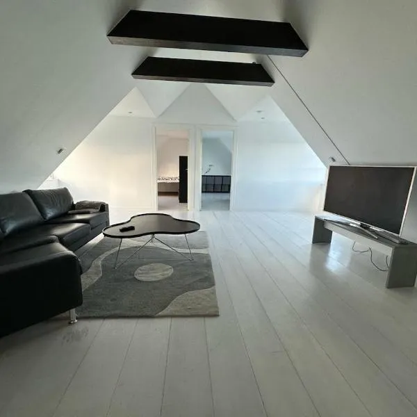 Cozy home in quiet neighborhood，位于恩厄尔霍尔姆的酒店