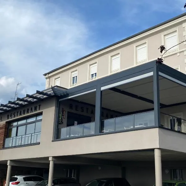 Logis Hôtel Le Tisseur des Saveurs，位于Panissières的酒店