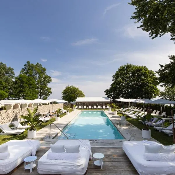 The Lakeside Prince Edward County，位于惠灵顿的酒店