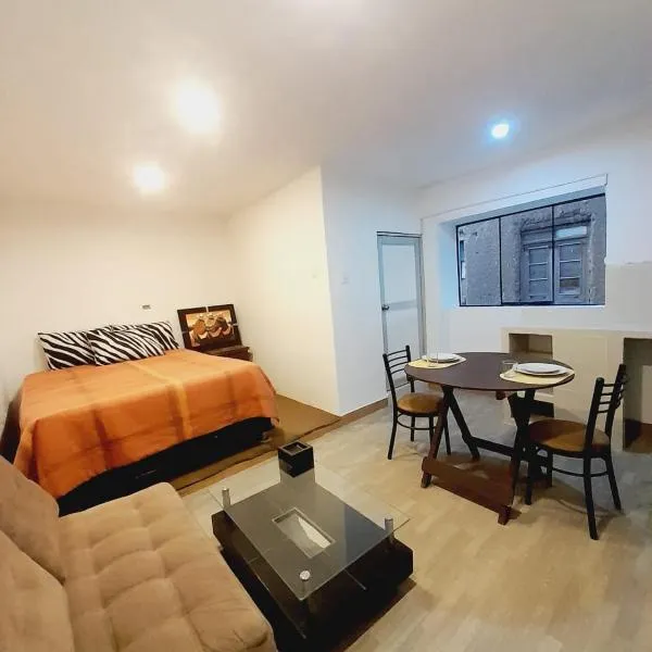 Lindo depa cama Queen centro de Huancayo，位于万卡约的酒店