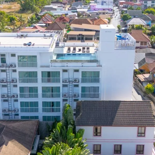 Yenna Apartment，位于卡马拉海滩的酒店