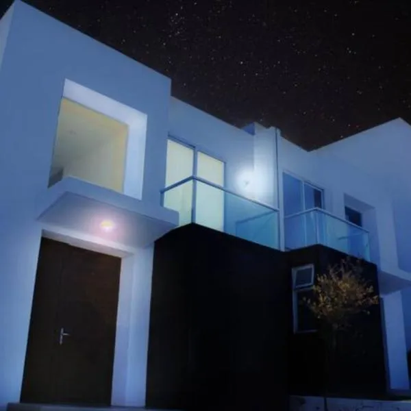 Ϲasa Amazcala Beautiful House in Zibata Golf Club，位于克雷塔罗的酒店