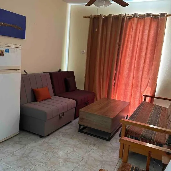 Lovely Paradise - 1-bd apt in Kapparis - Protaras，位于帕拉利米尼的酒店