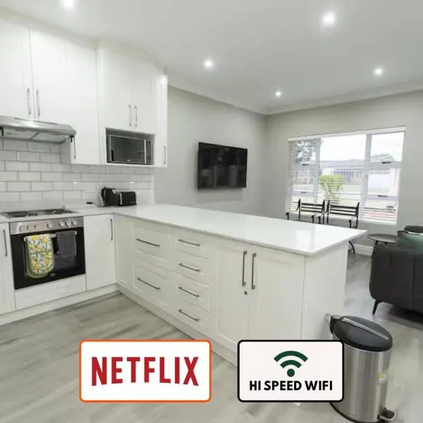 9 on Oak luxury One Bedroom，位于Springfield的酒店