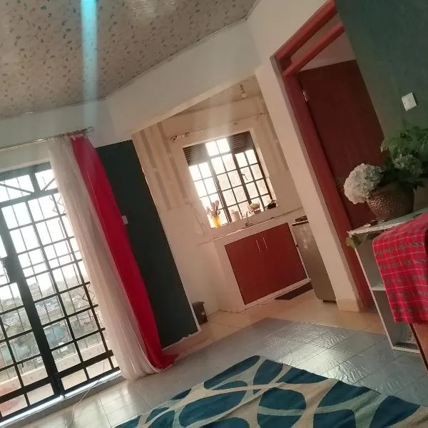 Lovely one bedroom airbb in THIKA with WiFi ,ample parking-next to the road，位于Thika的酒店