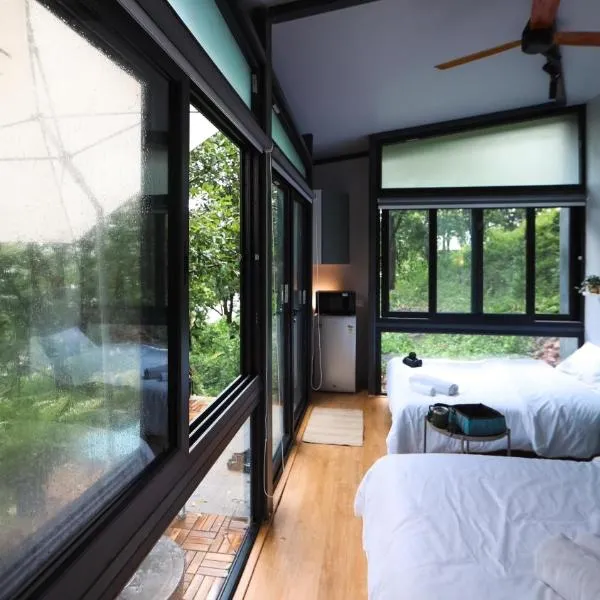 Wind over Waters Cabin 1，位于浦那的酒店