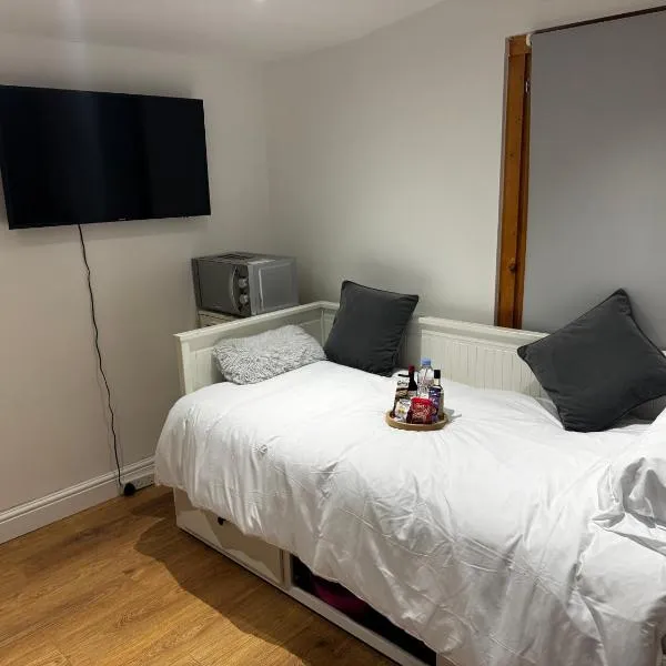 The Grove self-contained Garden Suite，位于贝克斯利黑思的酒店