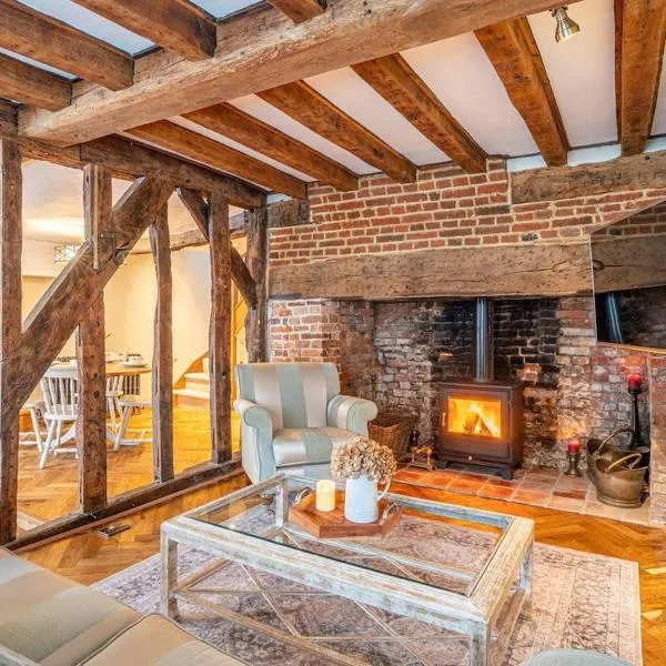 Beautiful Cottage in Hatfield Broad Oak - Near Stansted Airport，位于Hatfield Broad Oak的酒店