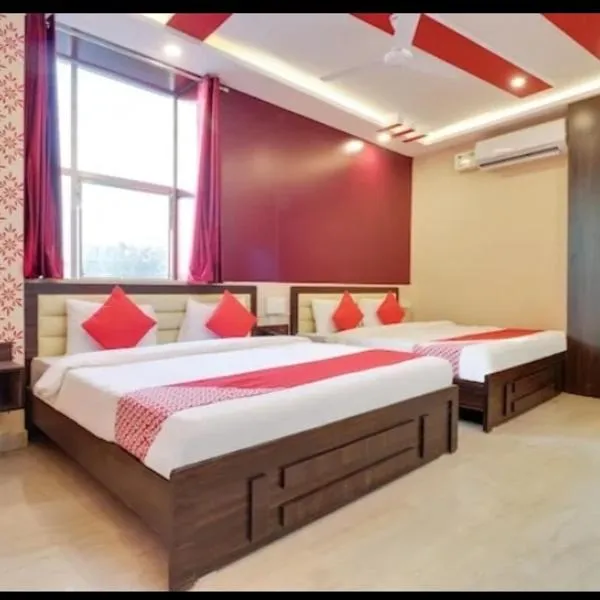 Hotel Abhi family guest house，位于勒克瑙的酒店