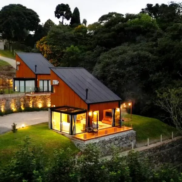Villa Alpina Cabanas - Hospedagem no Vale dos Vinhedos，位于本图贡萨尔维斯的酒店