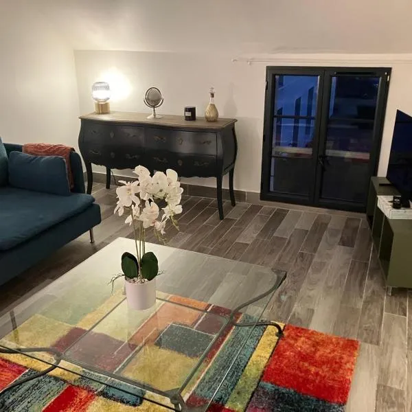 Duplex coloré et lumineux，位于Provins的酒店
