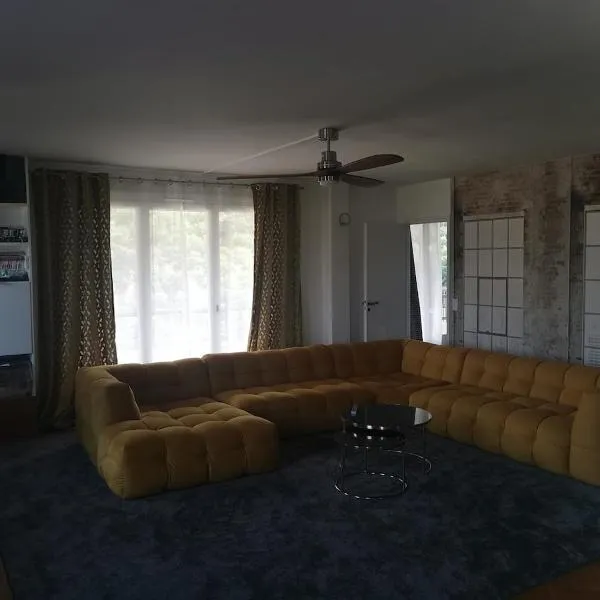 penthouse，位于阿梅利莱班帕拉勒达的酒店