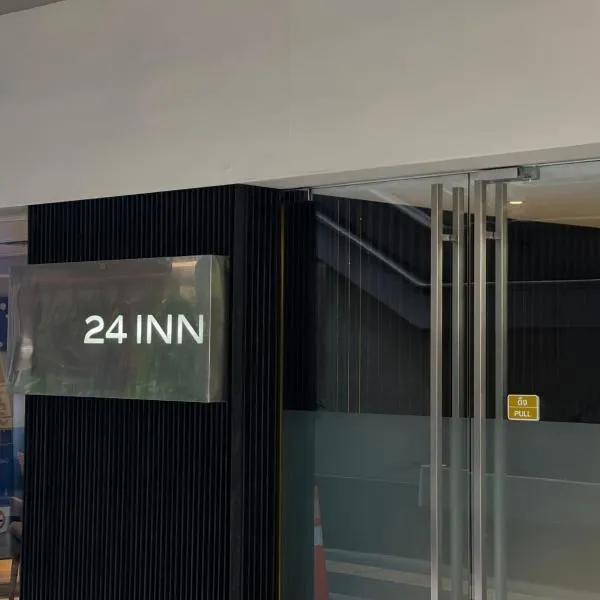 24 Inn at BTS Phrom Phong，位于曼谷的酒店