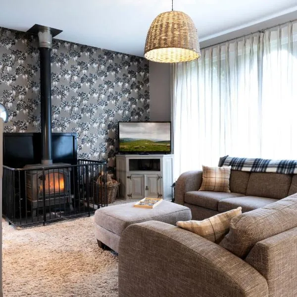 Stylish, countryside apartment at Brookvale Farm，位于Waringfield的酒店