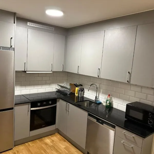 Cozy two rooms appartment，位于斯德哥尔摩的酒店