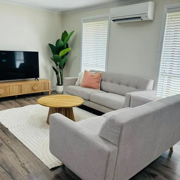 Cozy 2-Bedroom Retreat，位于扬的酒店