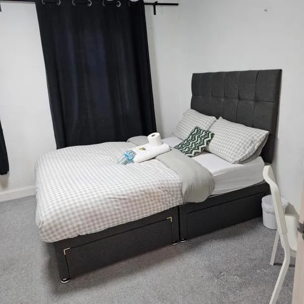 King Bedroom in Dartford central- Close to all amenities，位于达特福德的酒店