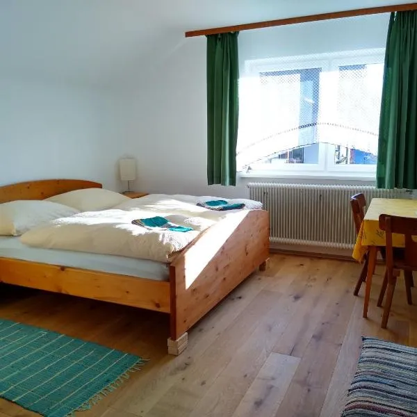 Privatzimmer mit Küche in Au bei Turnau，位于Göriach的酒店