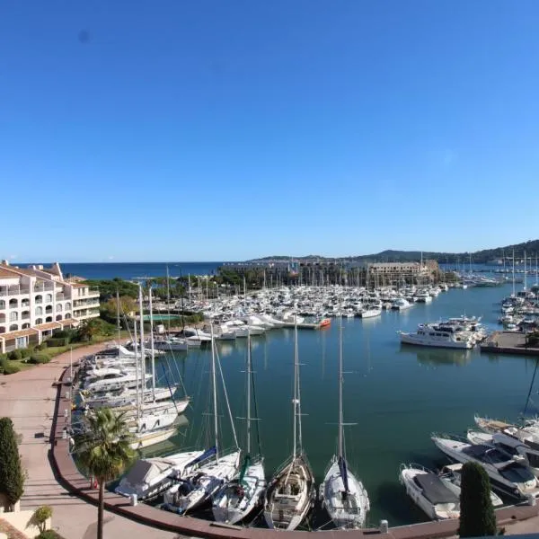 Duplex sur le Golfe de Saint Tropez - Panoramic View，位于孔格林的酒店