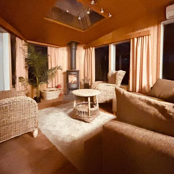 Kaamos Old House，位于罗瓦涅米的酒店