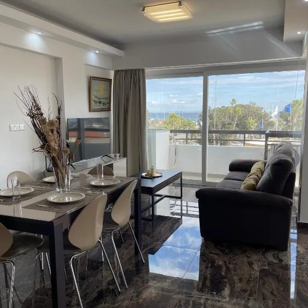 Nautica Luxe Apartments，位于拉纳卡的酒店