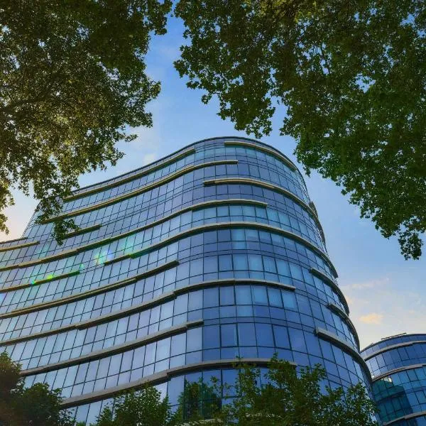 Paragraph Freedom Square, a Luxury Collection Hotel, Tbilisi，位于第比利斯的酒店